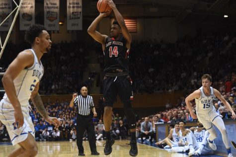 Men’s Basketball preps for games against college hoops royalty