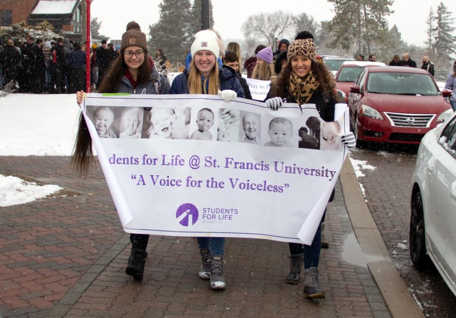 Students%2C+Faculty%2C+Staff+Gather+for+10th+Annual+March+on+the+Mountain