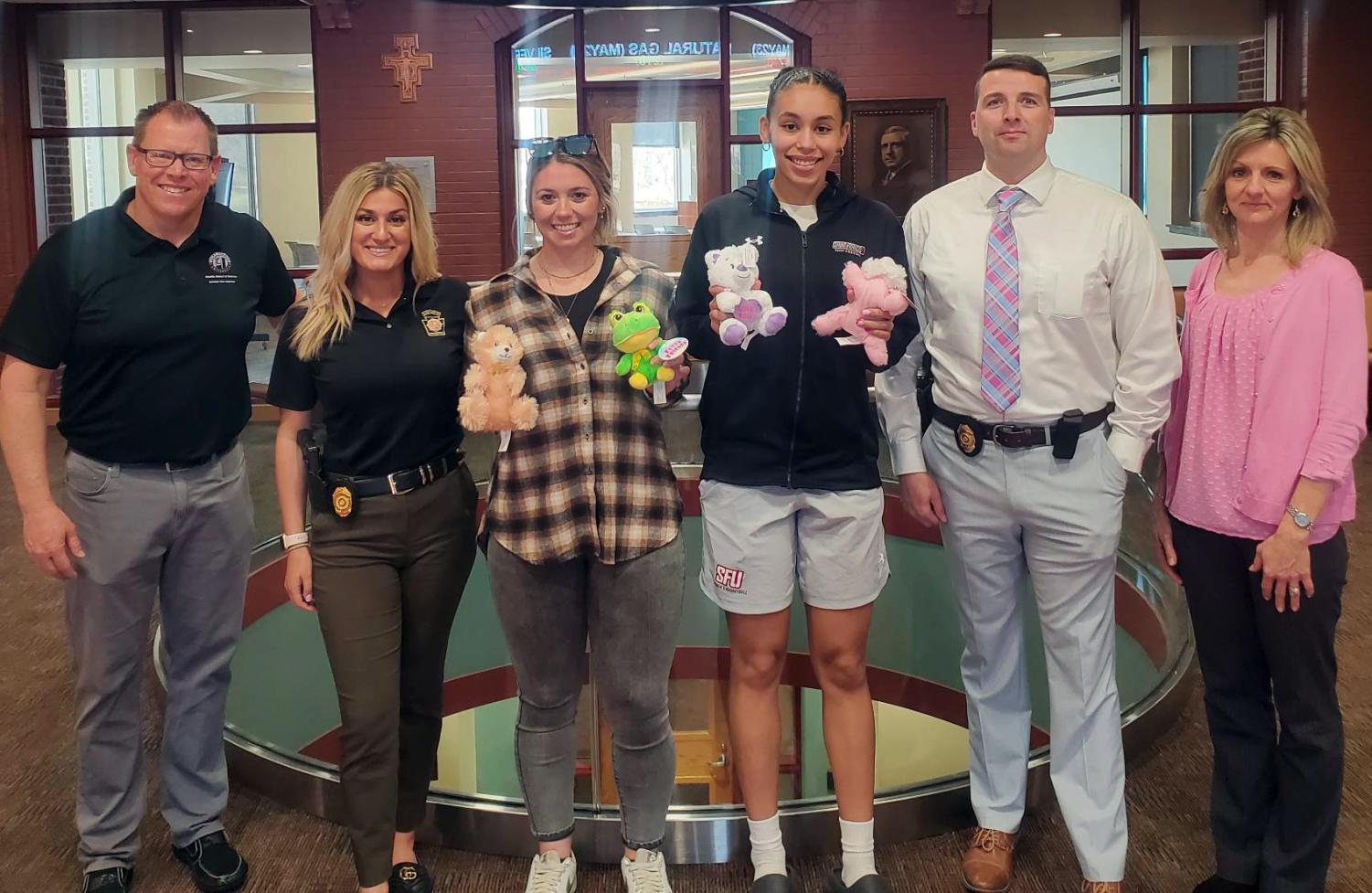 Criminal Justice, Communications Clubs Sponsor “Building Bridges” Event