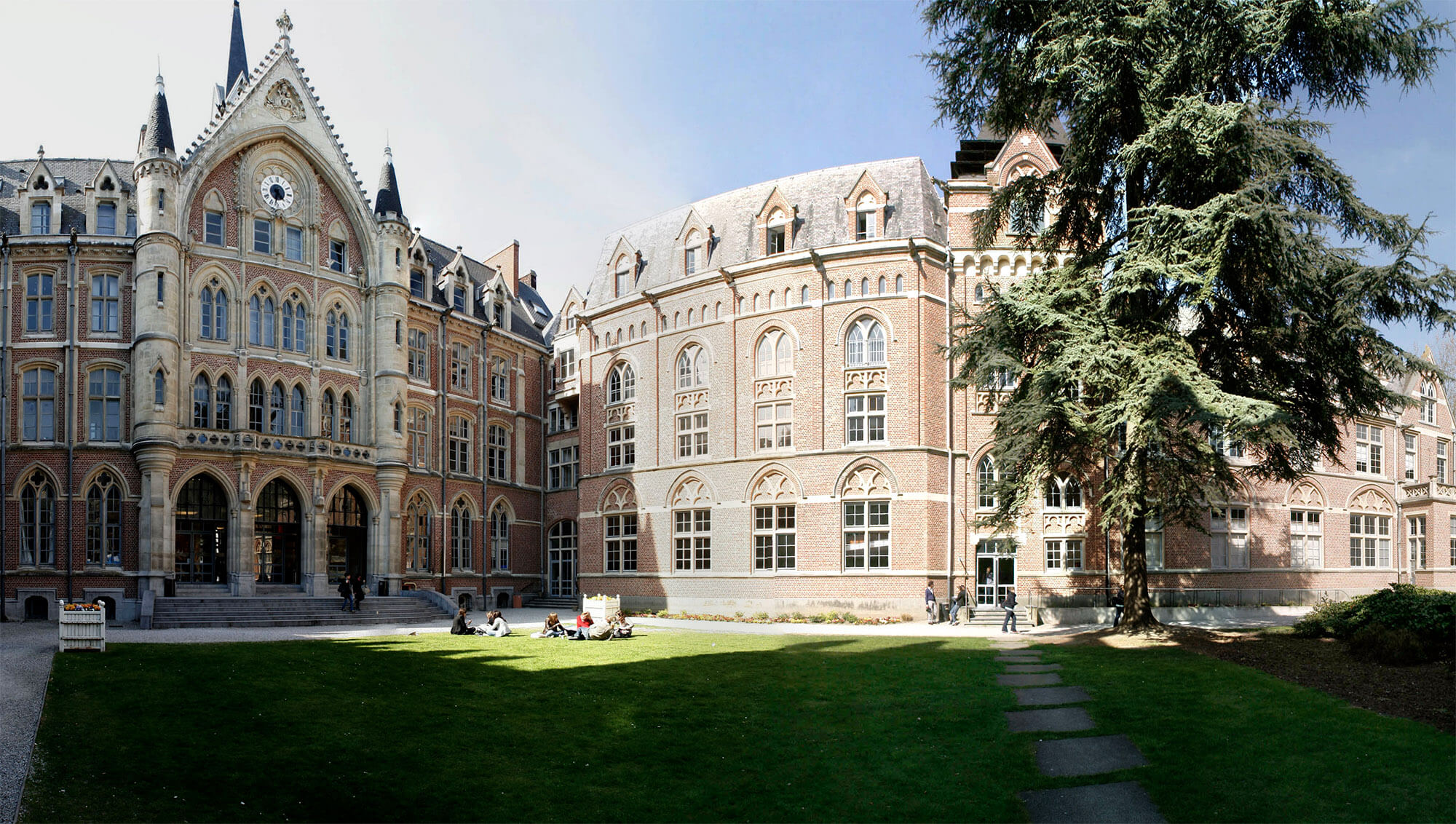 SFU Partners with Catholic University of Lille for Study-Abroad Opportunities