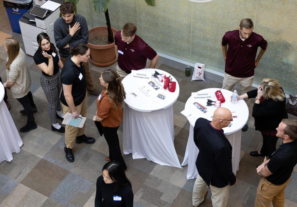 Students Engage with Alumni During Mentorship Week