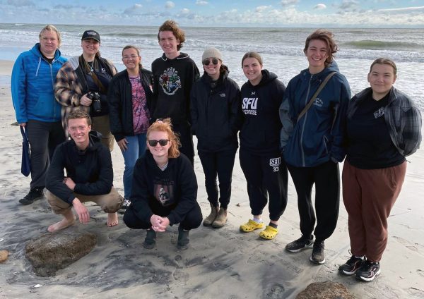 Zoology Students Visit Chincoteague Bay