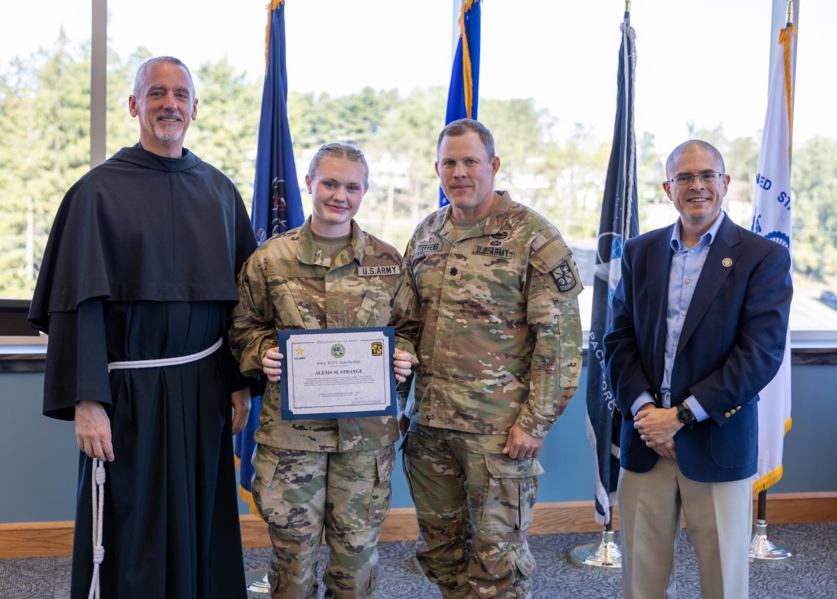 ROTC Student Receives Scholarship