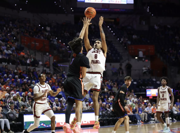 Men’s Basketball Loses at Defending National Champion Florida