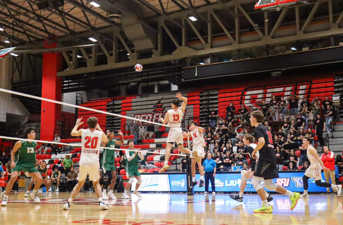 Men’s Volleyball Hangs with No. 3 Hawaii Early Before Falling in Straight Sets