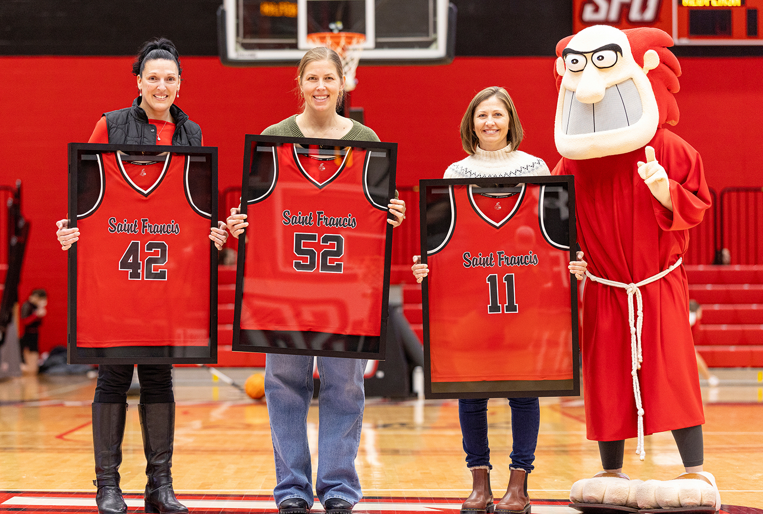 Women’s Basketball Celebrates Rich History – Troubadour
