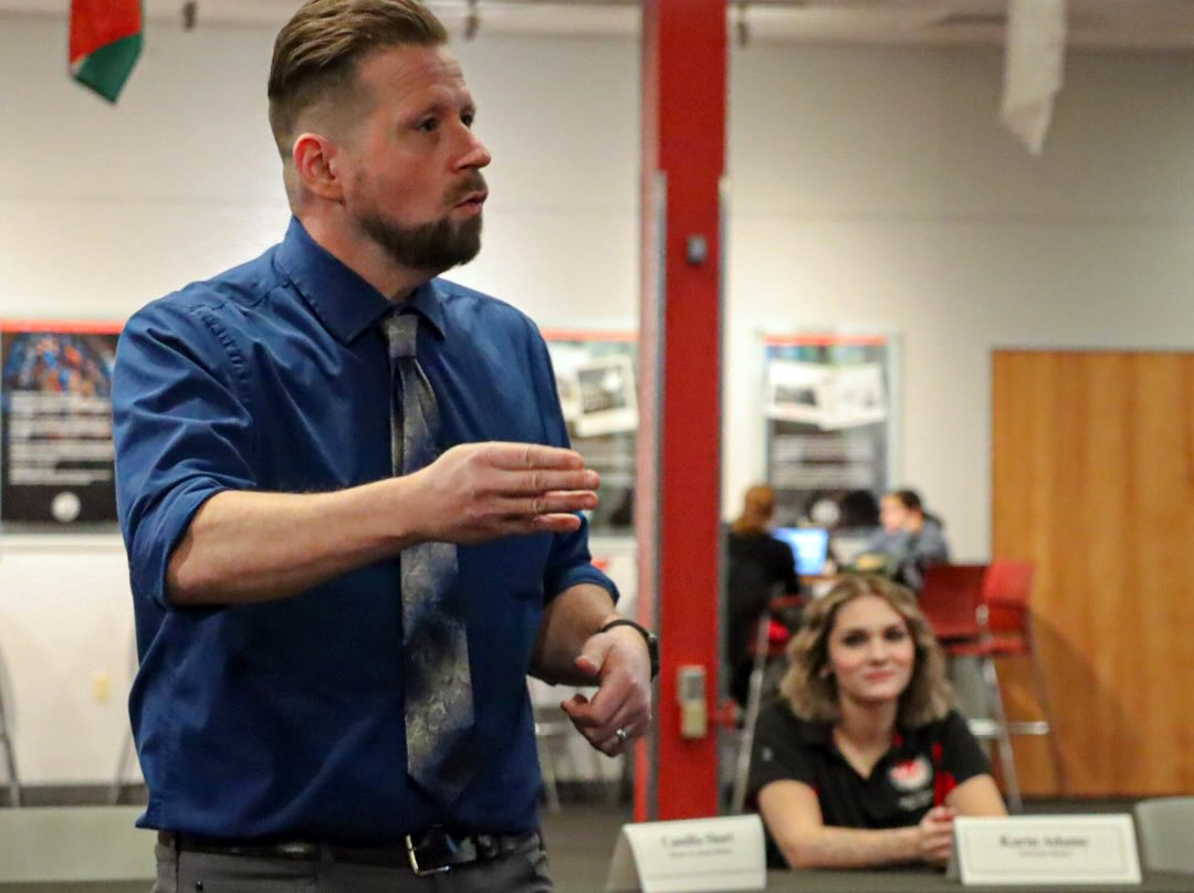 SGA Hosts Guest Speaker At Weekly Meeting