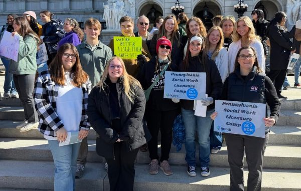 Social Work Students, Faculty Lobby for Legislation in Harrisburg